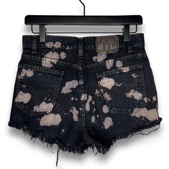 Levis Women Student Fit Denim Jean Short 28 Black Distressed Vintage 80s Cut Off - Picture 2 of 5